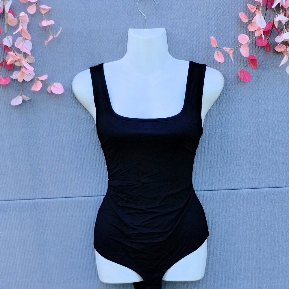 Poseshe (3X) Square Neck Sleeveless Bodysuit - NWOT